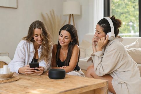 Créer une playlist sur-mesure pour rythmer l’EVJF : mode d’emploi pour témoins créatifs