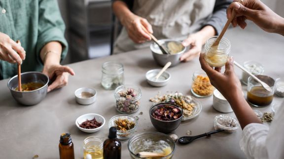 Atelier fabrication de cosmétiques naturels : repartez avec vos créations personnalisées