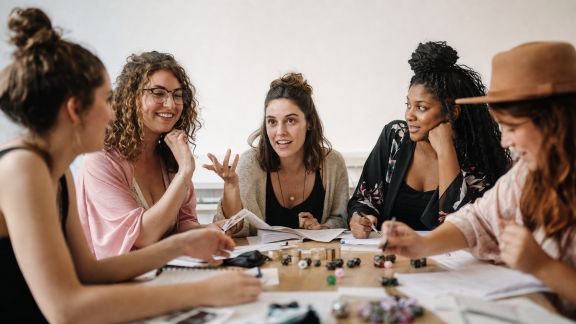 Jeux de rôle : embarquez les invitées dans une aventure scénarisée d’EVJF