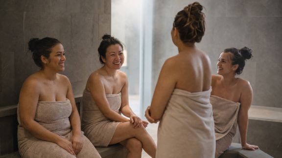Idées pour organiser un bain de vapeur convivial entre amies