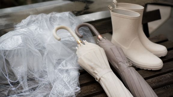 Accessoires de pluie malins pour un EVJF réussi par tous les temps