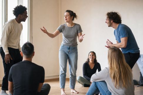 Atelier théâtre : improvisations et sketchs pour une ambiance garantie