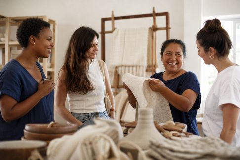 Tournée des artisanes locales : découvrez métiers et passions en groupe