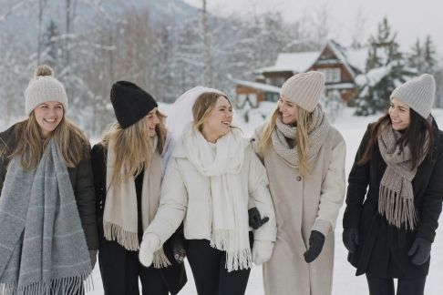 Plaisirs d’hiver : destinations enneigées pour organiser un EVJF hors saison
