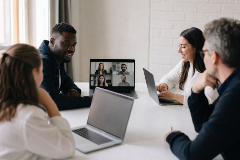 Réussir un team building avec des équipes en télétravail
